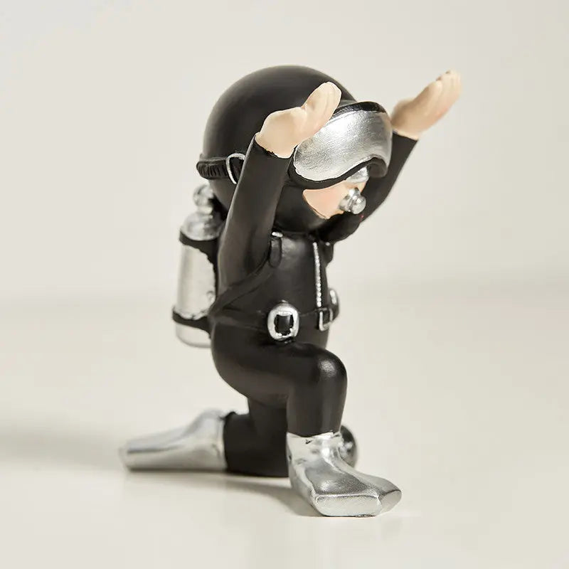 Diver Pen Holder Desk Decor – Creative Resin Office Organizer Gift CJ