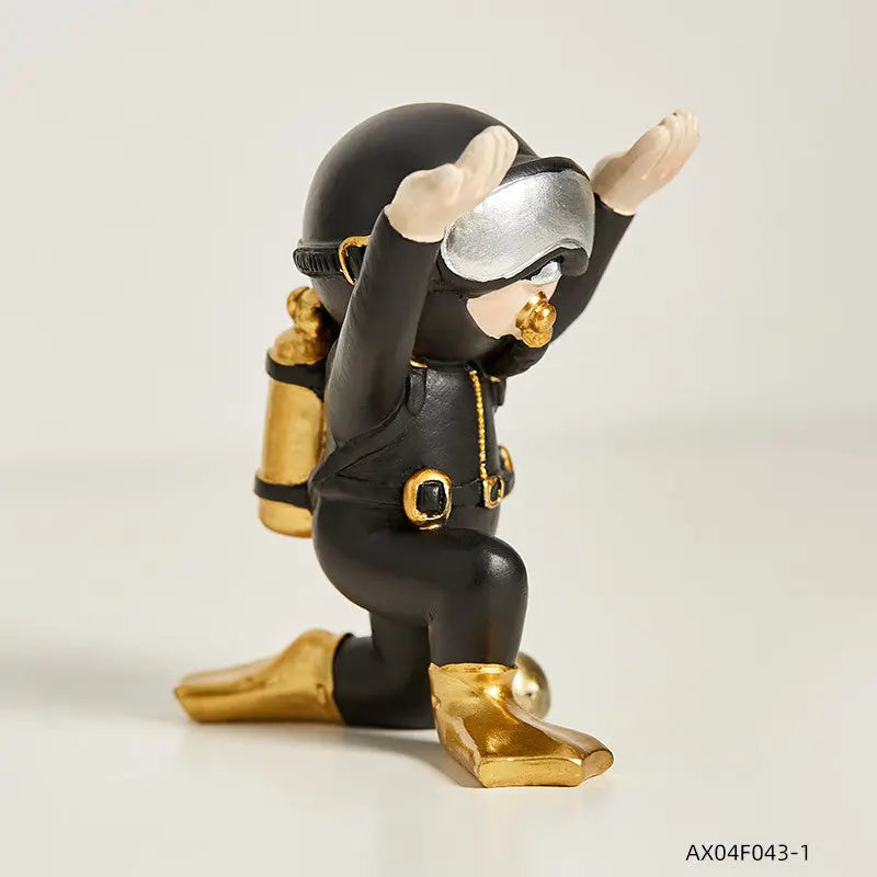 Diver Pen Holder Desk Decor – Creative Resin Office Organizer Gift CJ