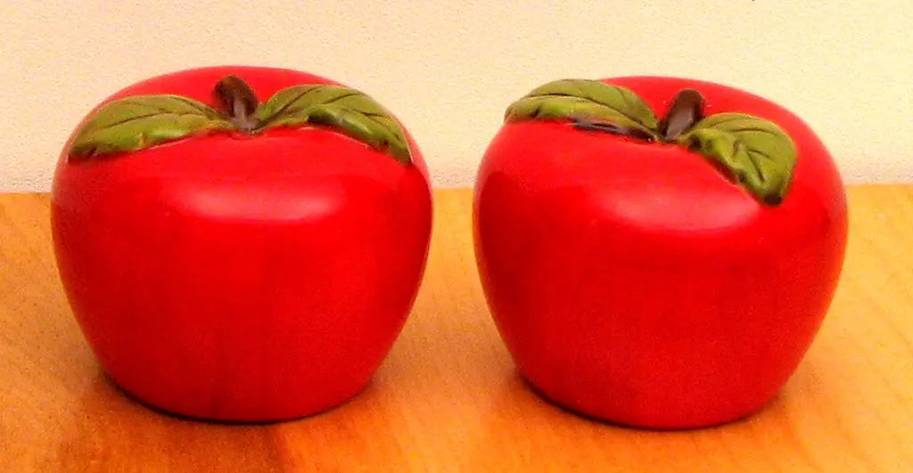 Ceramic Apple Salt & Pepper Shaker Set – Red Apple Kitchen Décor | Cute Dining Table Seasoning Set IWGAC