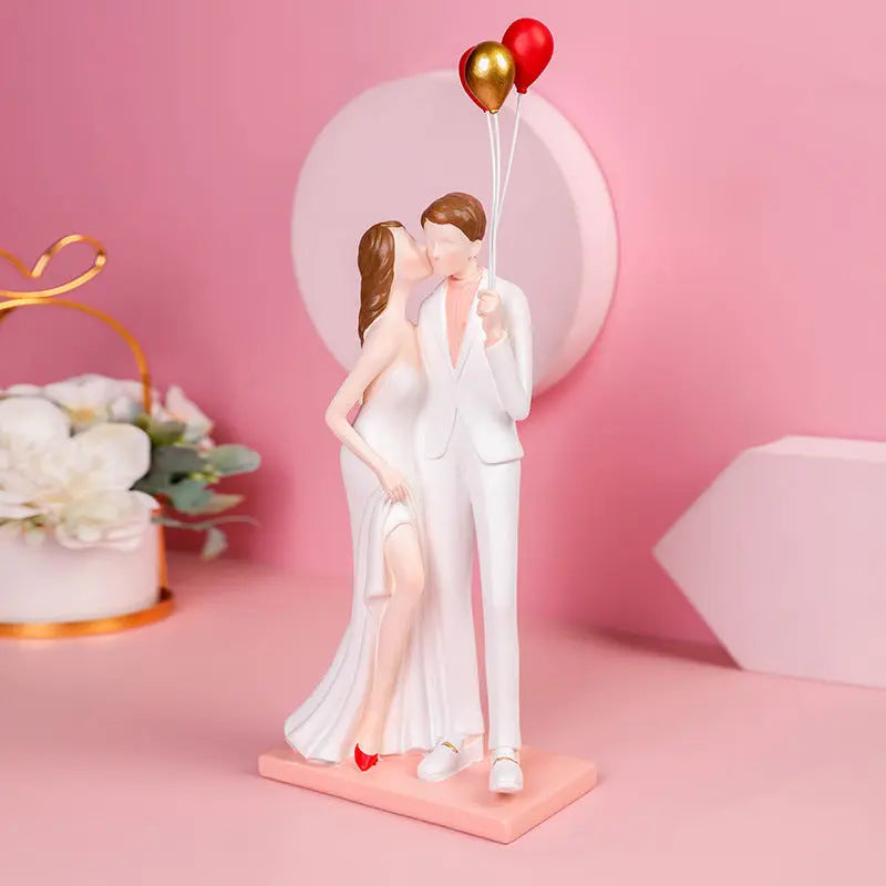 Romantic Couple Balloon Statue – Modern Resin Love Ornament Home Decor CJ