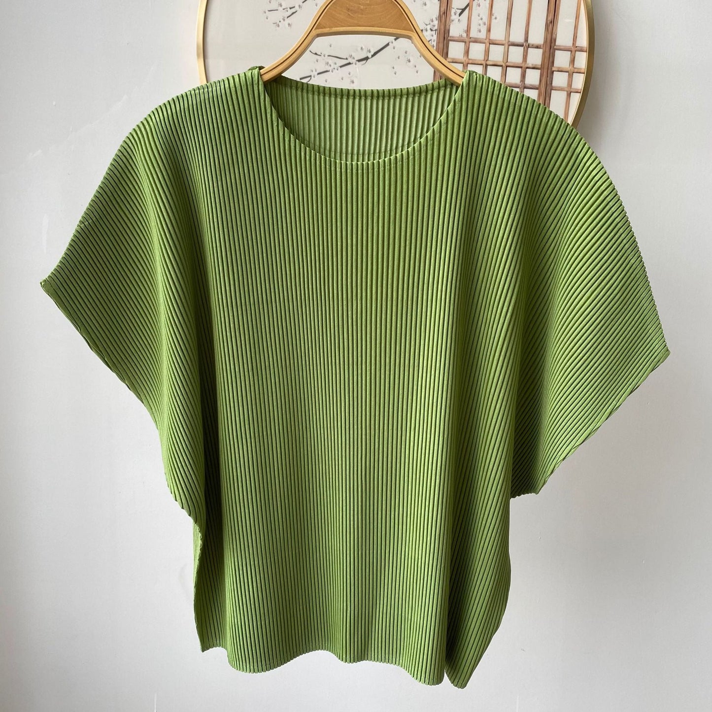 Women’s Pleated Batwing Sleeve T-Shirt – Loose Korean Casual Round Neck Top | Soft Relaxed Short Sleeve Tee EPR