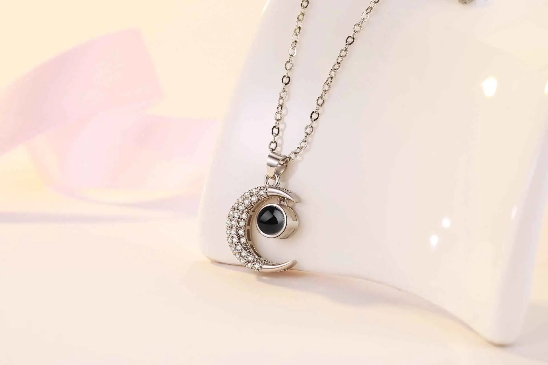 Star & Moon “I Love You” in 100 Languages Necklace – Projection Clavicle Pendant