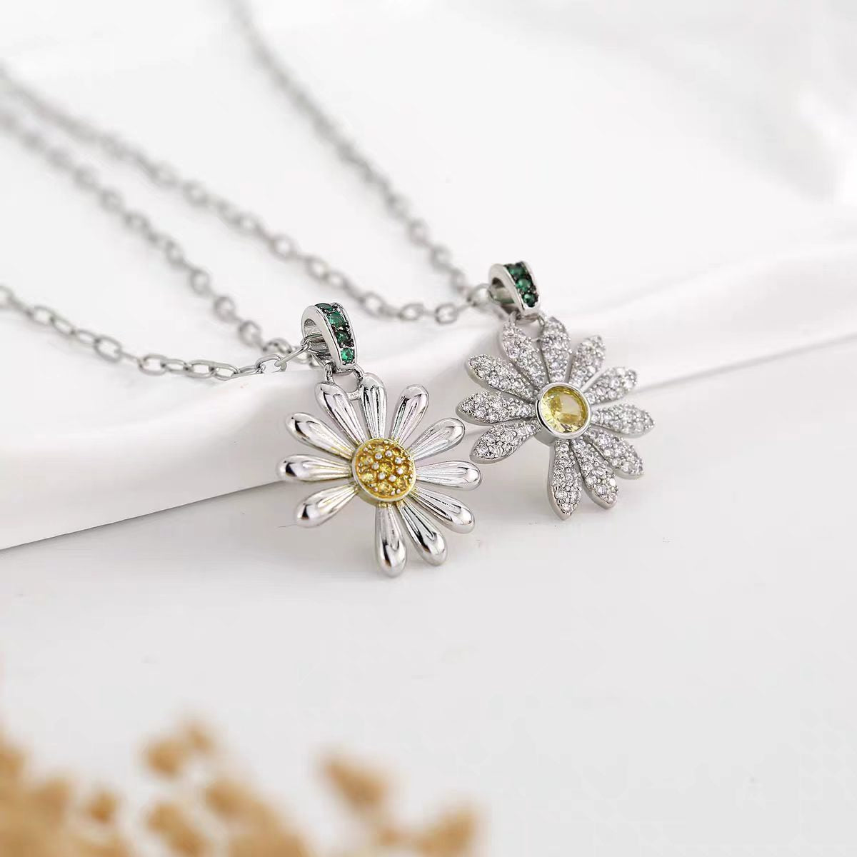 Daisy Diamond Pendant Necklace - Elegant Floral Necklace for Women | Free Shipping