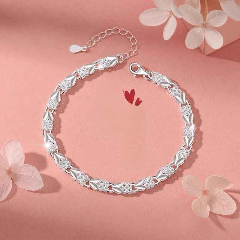 Adjustable Silver Four-Leaf Clover Charm Bracelet for Women